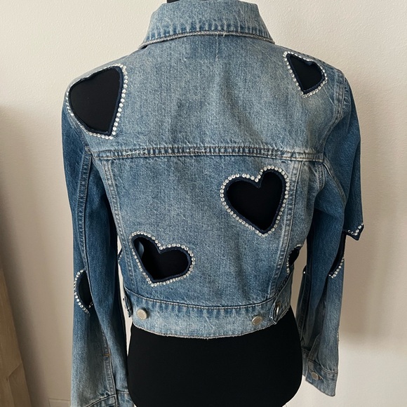 Alice + Olivia Blue Heart Cut-Out Embellished Jeff Denim Jacket NWOT - Picture 4 of 11